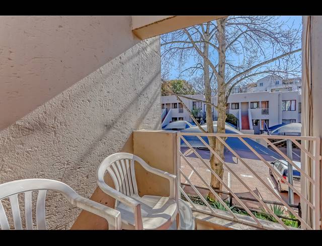 1 BEDROOM APARTMENT FOR SALE IN ELTONHILL
